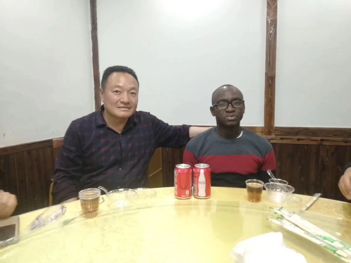 与海外客户商务洽谈